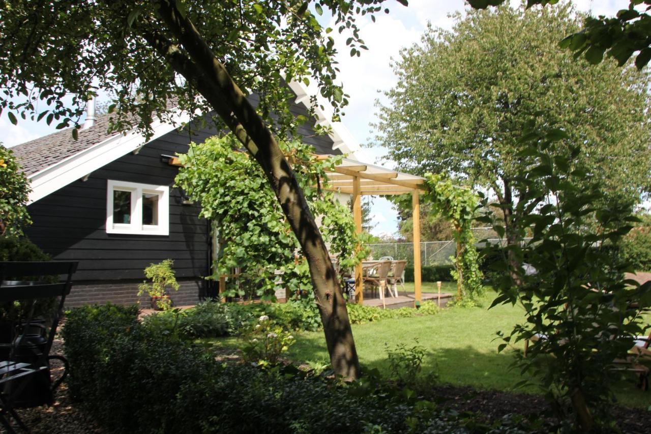 Vila Familiehuis De Betuwe Met Prive Kunstgras Tennisbaan En Sauna Erichem Exteriér fotografie