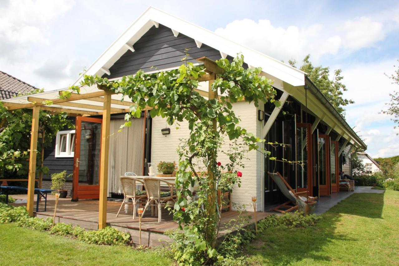 Vila Familiehuis De Betuwe Met Prive Kunstgras Tennisbaan En Sauna Erichem Exteriér fotografie
