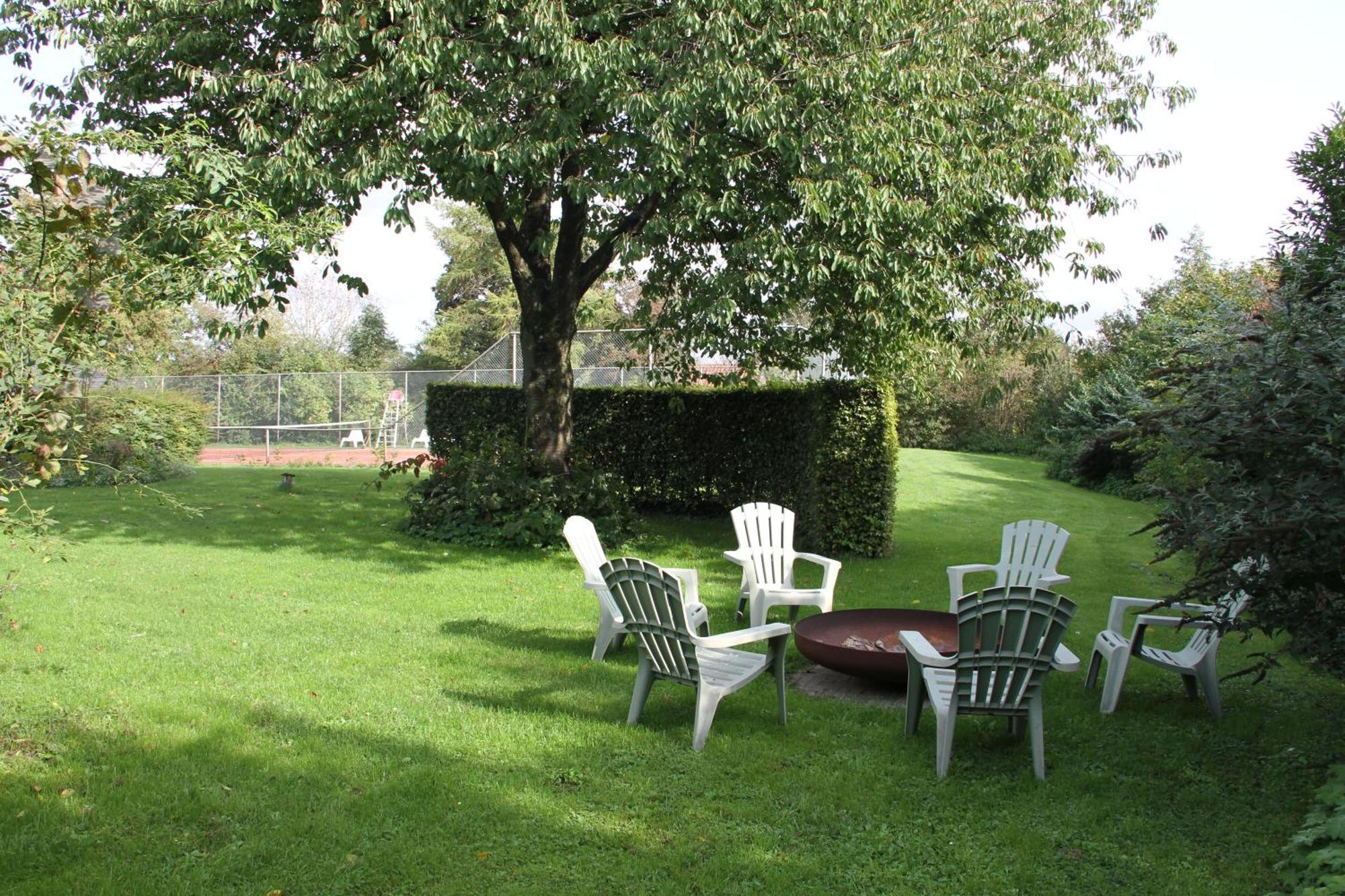 Vila Familiehuis De Betuwe Met Prive Kunstgras Tennisbaan En Sauna Erichem Exteriér fotografie